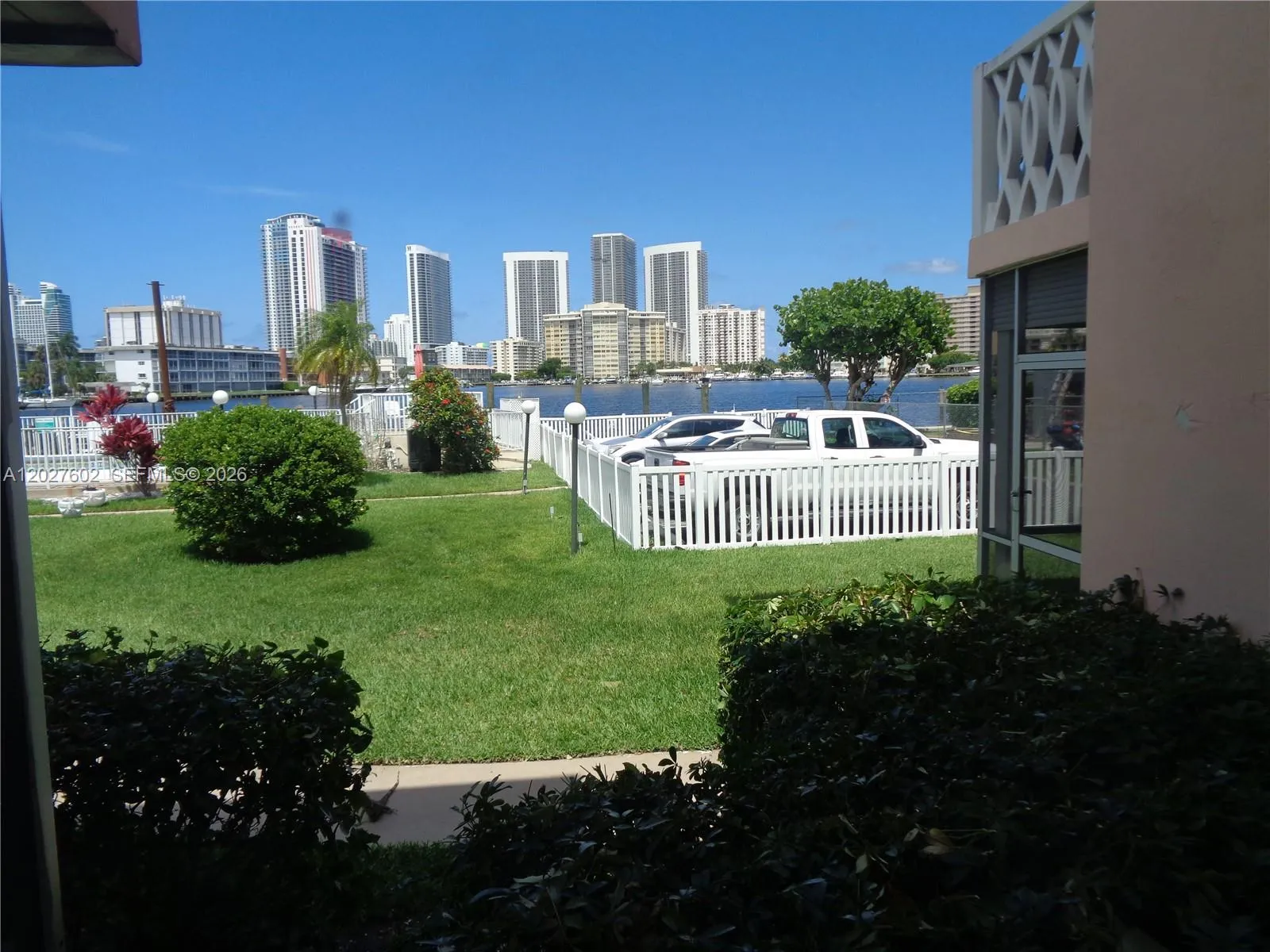 450 Golden Isles Dr # 1H, Hallandale Beach FL 33009