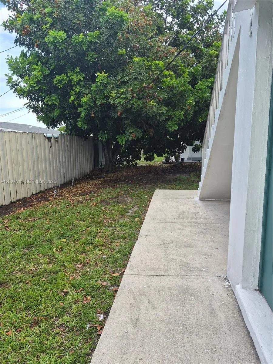 7041 Pembroke Rd # 2, Pembroke Pines FL 33023