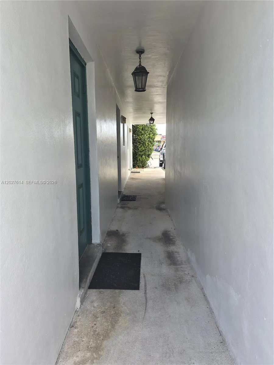 7041 Pembroke Rd # 2, Pembroke Pines FL 33023