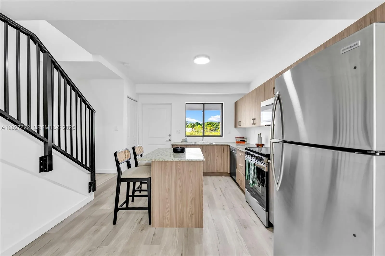 155 NW 160TH ST # 5, North Miami Beach FL 33169