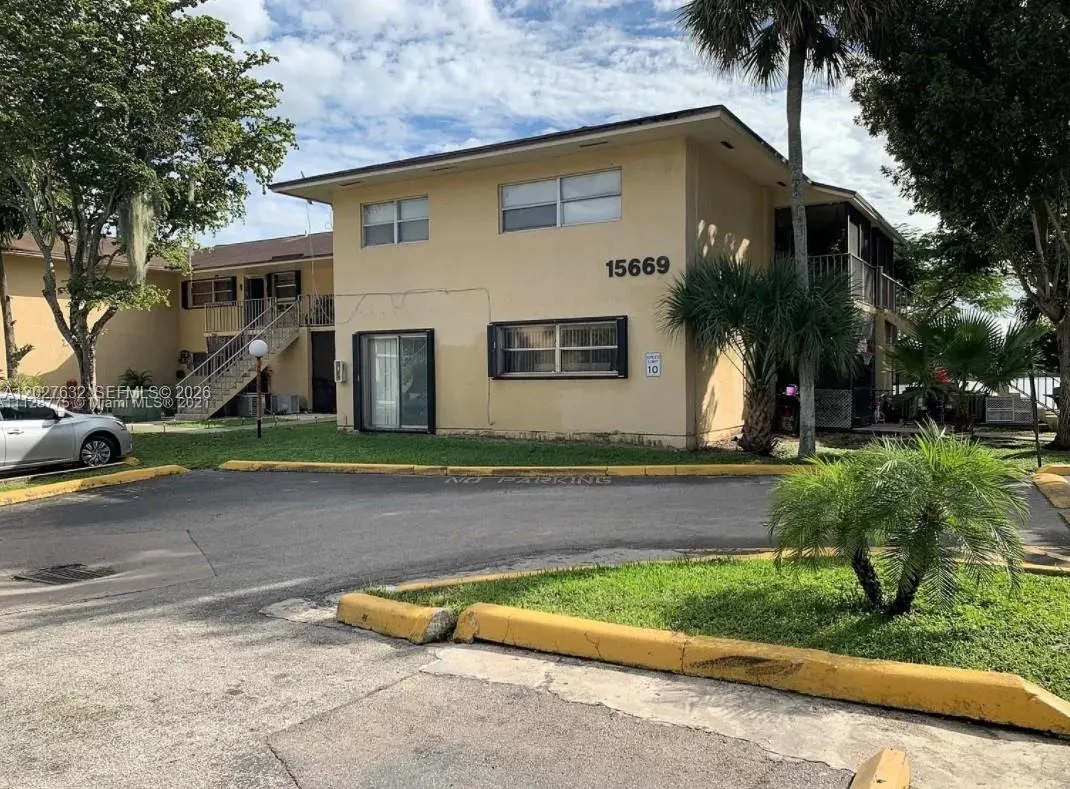 15669 SW 73rd Cir Ter # 12, Miami FL 33193