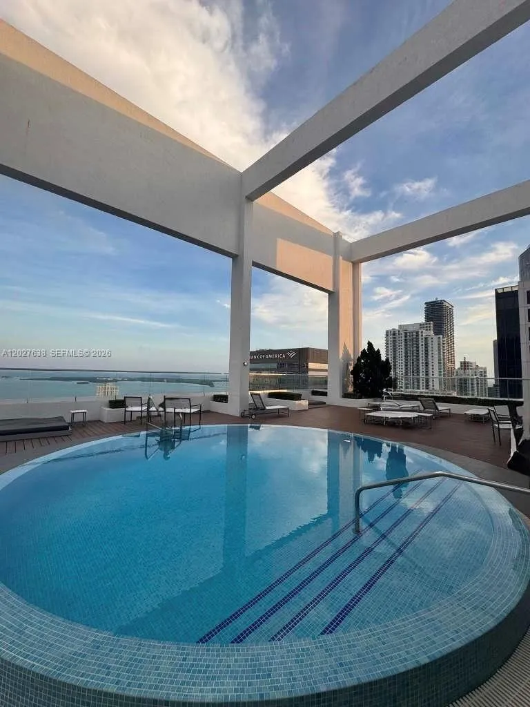 500 Brickell Ave # 3910, Miami FL 33131