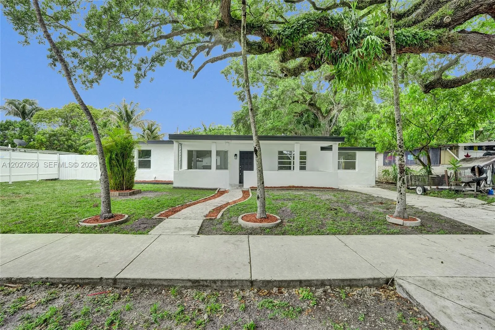 112 Edmund Rd, West Park FL 33023