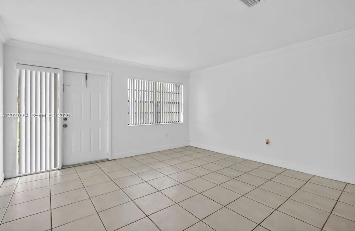 6885 NW 169th St # 63A, Hialeah FL 33015