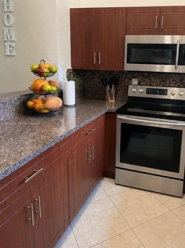 340 E 5th St # 202, Hialeah FL 33010