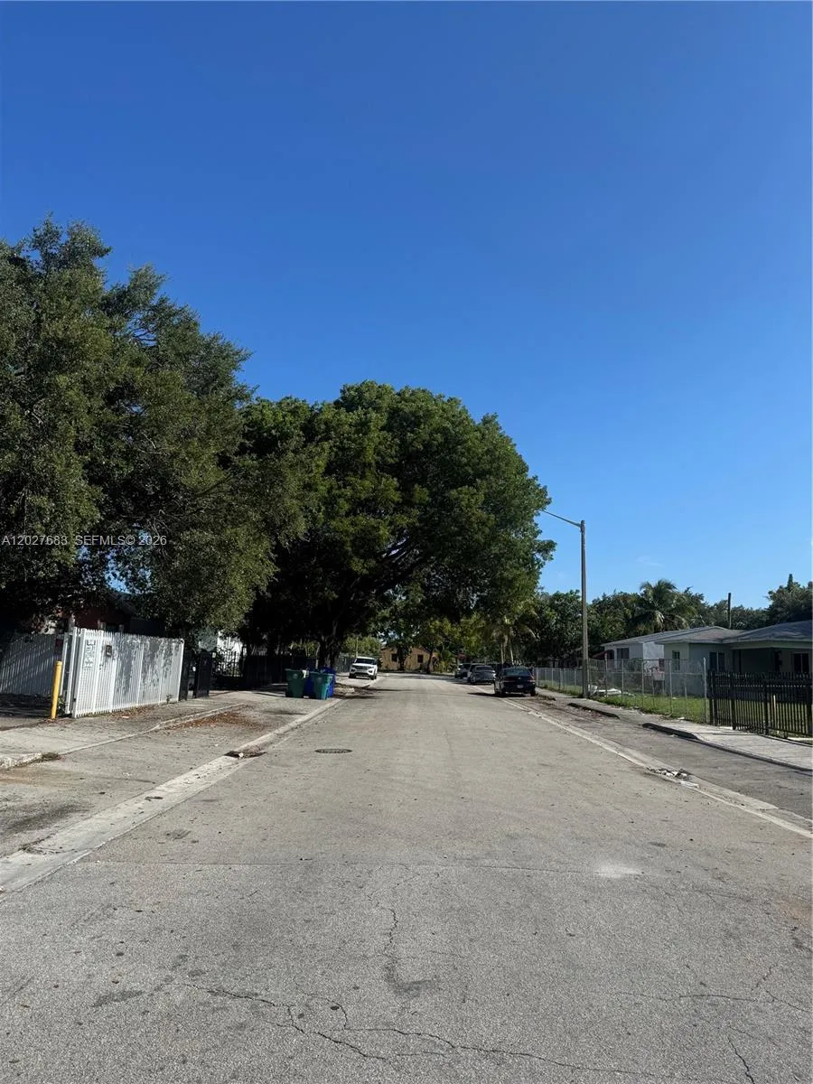 6800 NW 2 CT, Miami FL 33150