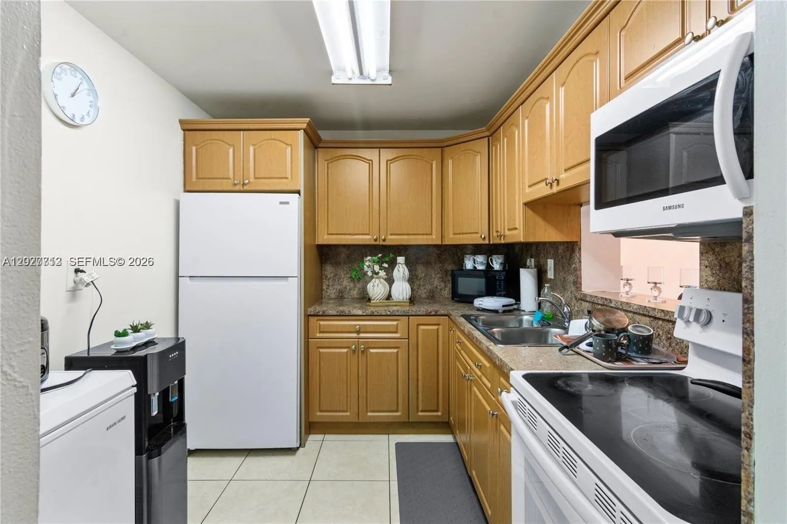 5201 NW 7th St # 105, Miami FL 33126