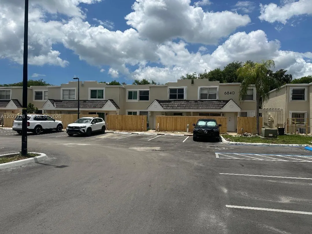 6840 SW 45th Ln # 6, Miami FL 33155