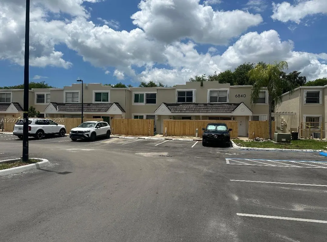 6840 SW 45th Ln # 6, Miami FL 33155