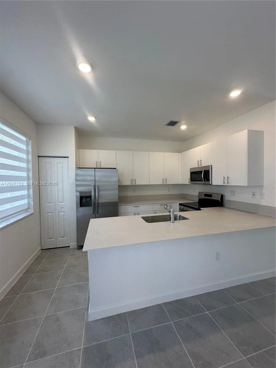 643 SE 15th St, Homestead FL 33034