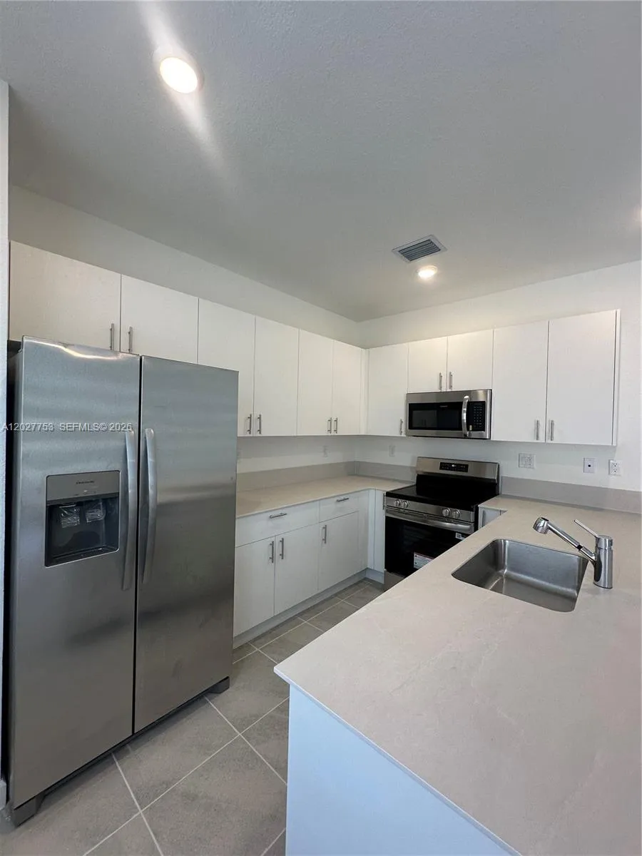 643 SE 15th St, Homestead FL 33034