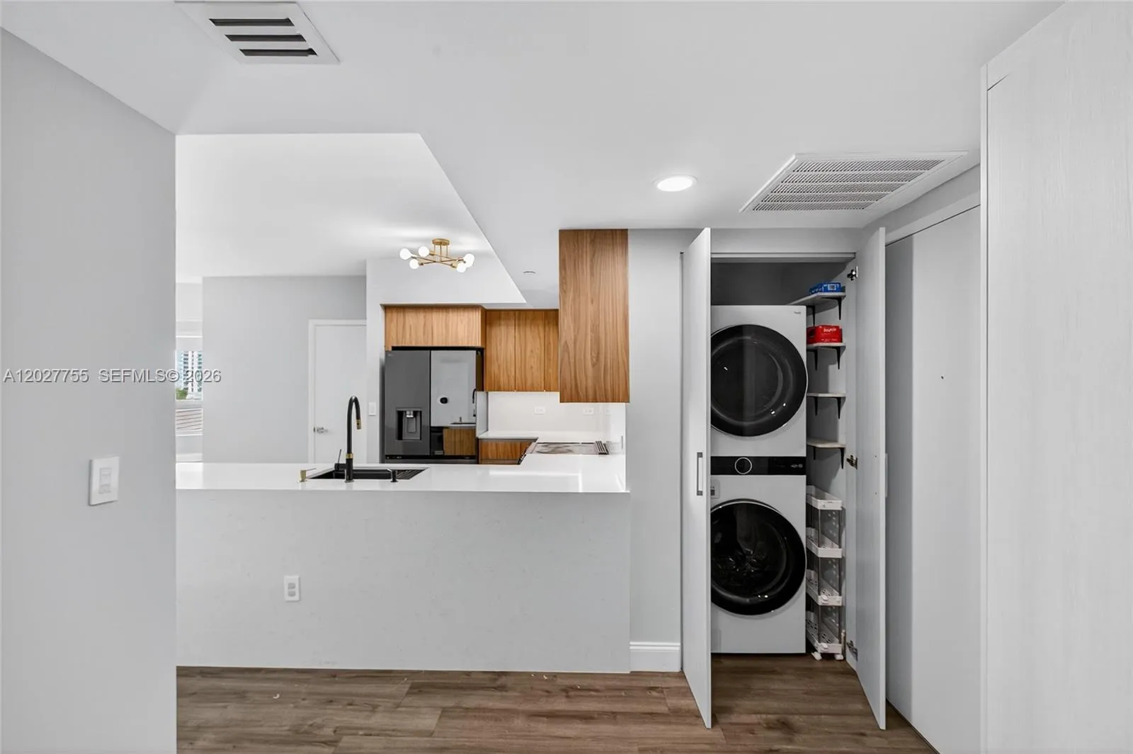 350 S Miami Ave # 1705, Miami FL 33130
