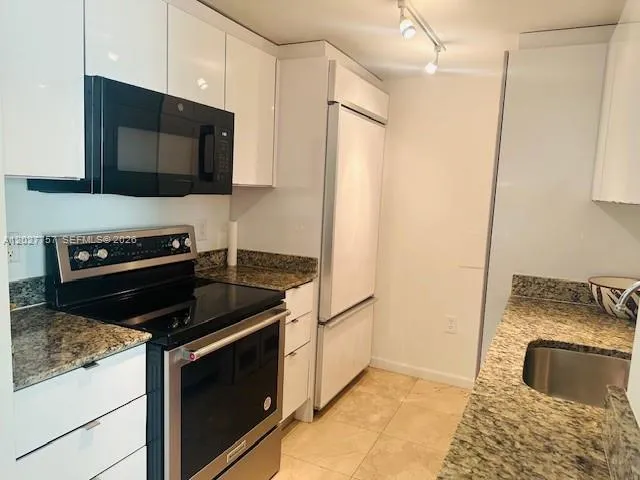 10275 Collins Ave # 223, Bal Harbour FL 33154