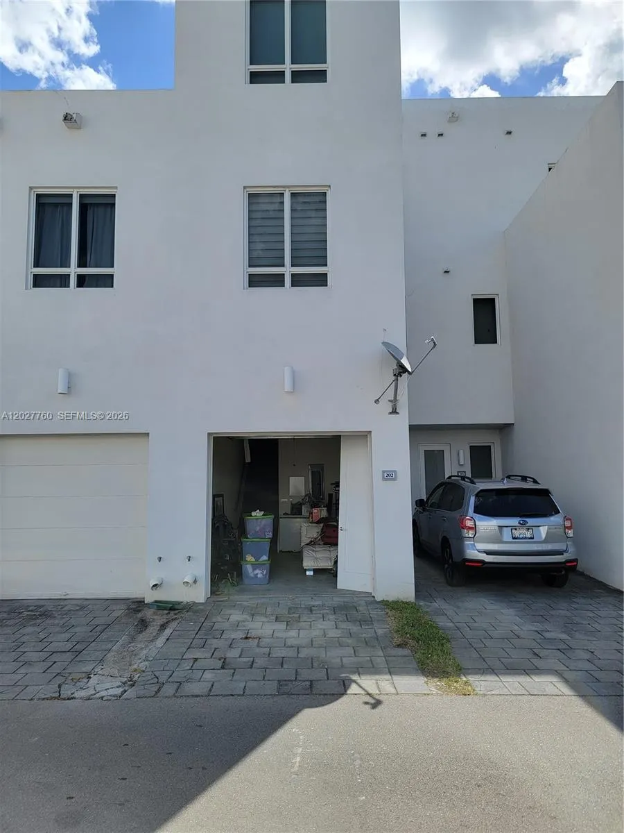 6310 NW 103rd Pl # 202, Doral FL 33178