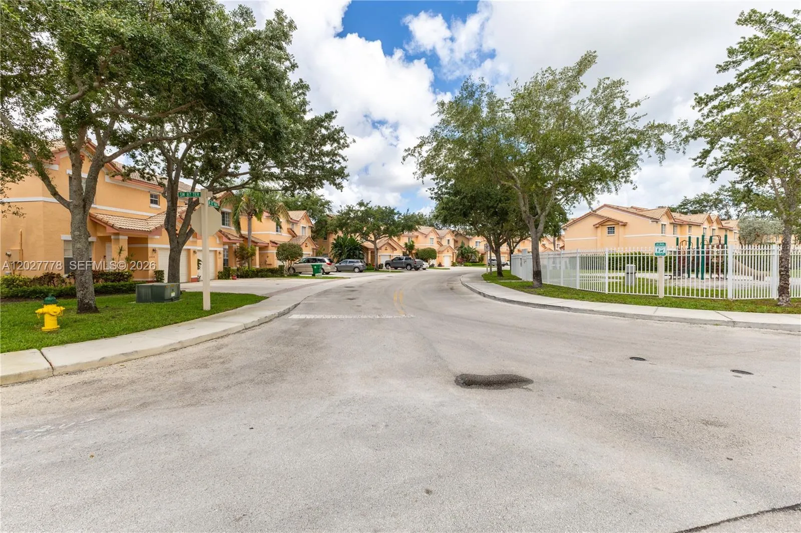 2420 SW 87th Way, Miramar FL 33025