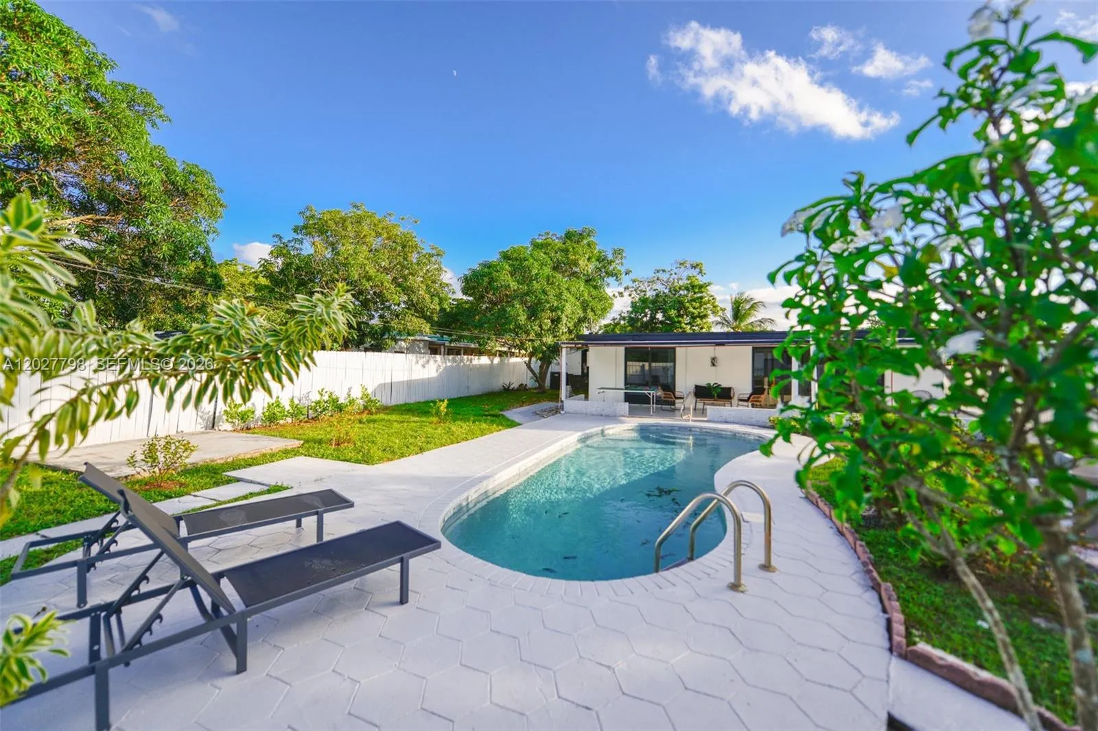 415 NW 133rd St # 415, North Miami FL 33168