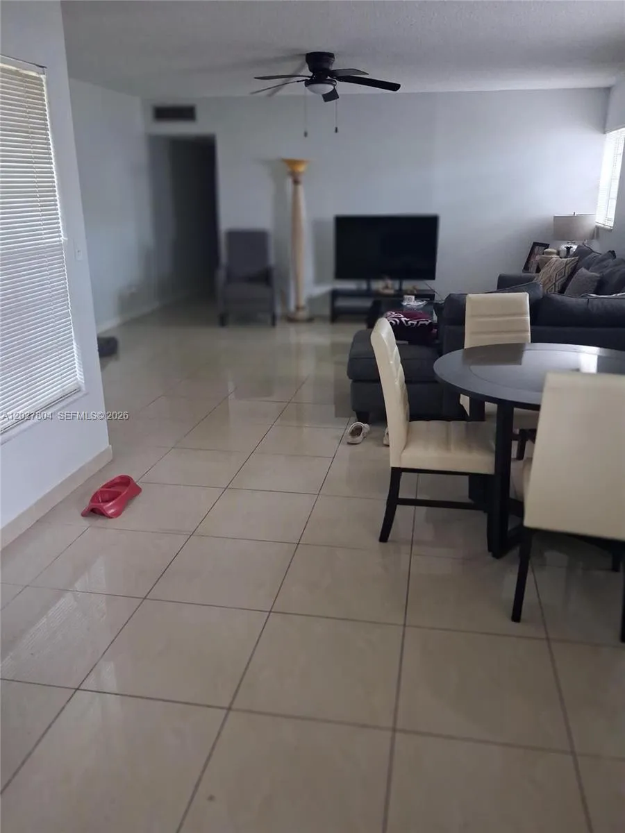490 SE 19th Ave # 107, Pompano Beach FL 33060