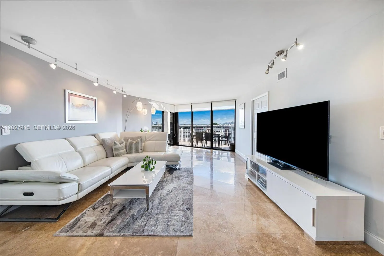 4000 Towerside Ter # 604, Miami FL 33138