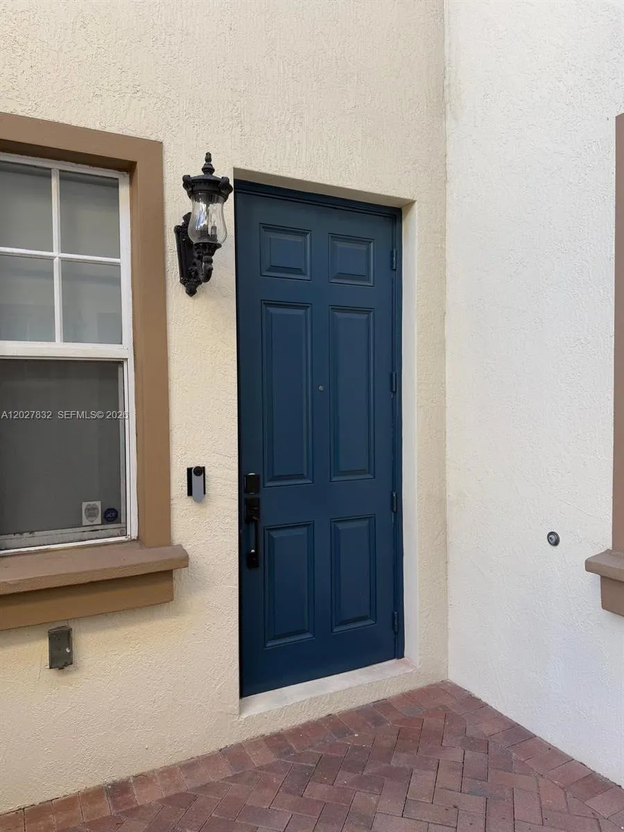 6024 NW 118th Dr, Coral Springs FL 33076