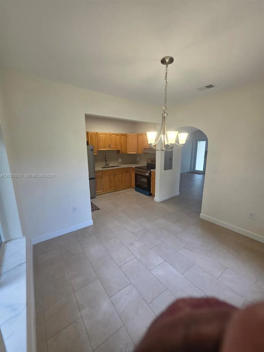 1139 NW 37th St, Miami FL 33127