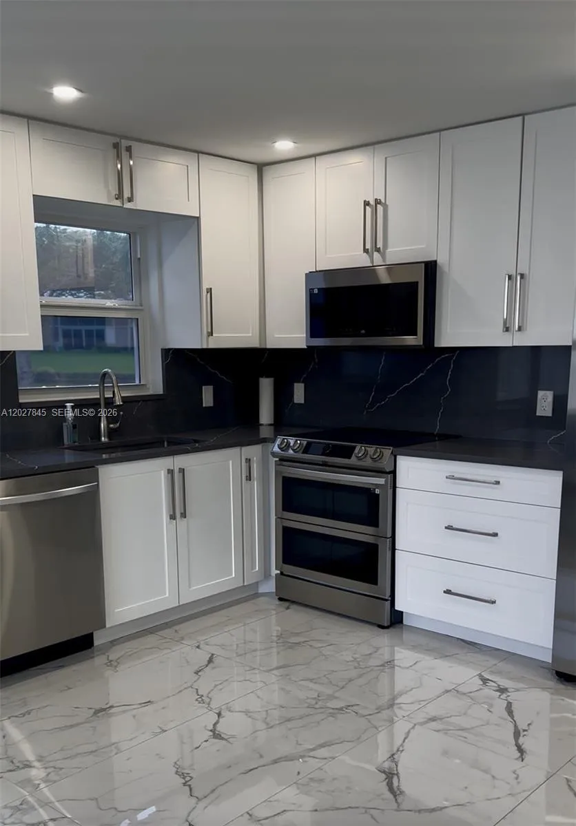 8 Islewood A # 8, Deerfield Beach FL 33442