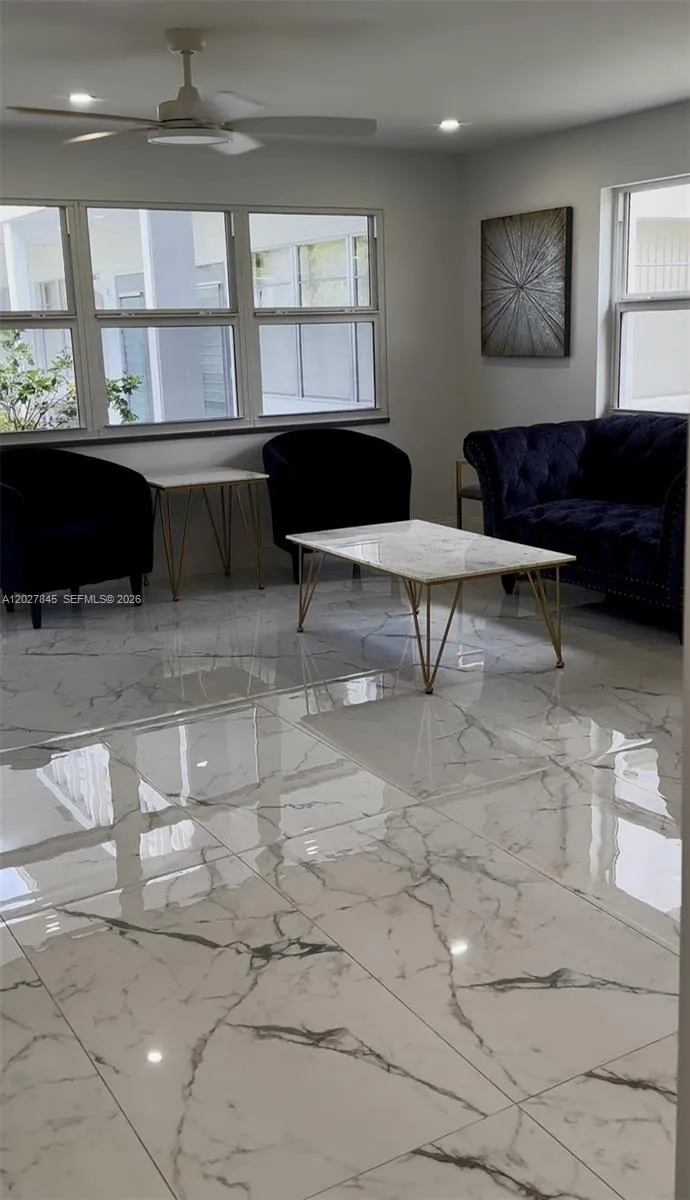 8 Islewood A # 8, Deerfield Beach FL 33442