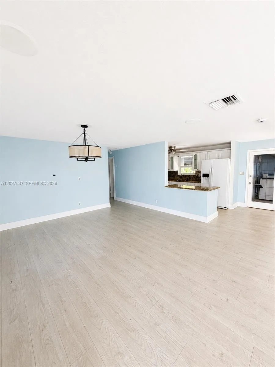 5651 NE 9th Ave, Oakland Park FL 33334
