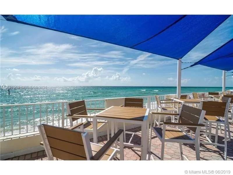 3180 S Ocean Dr # 605, Hallandale Beach FL 33009