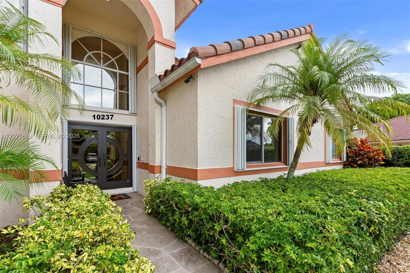 10237 SW 12th St, Pembroke Pines FL 33025