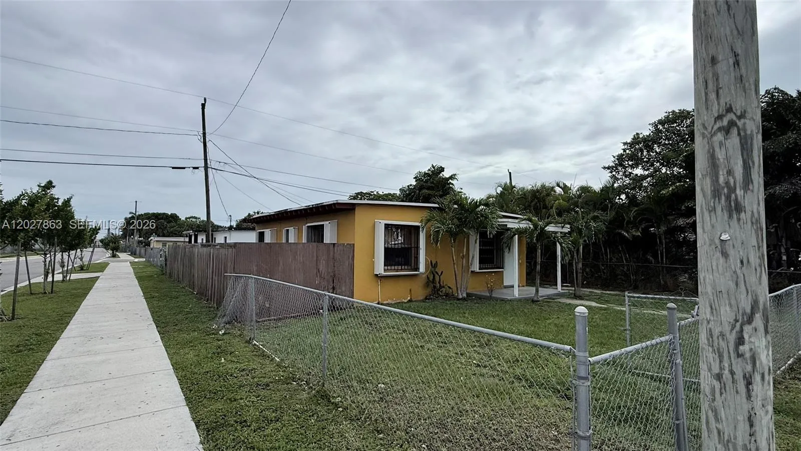 544 NW 10th St, Florida City FL 33034