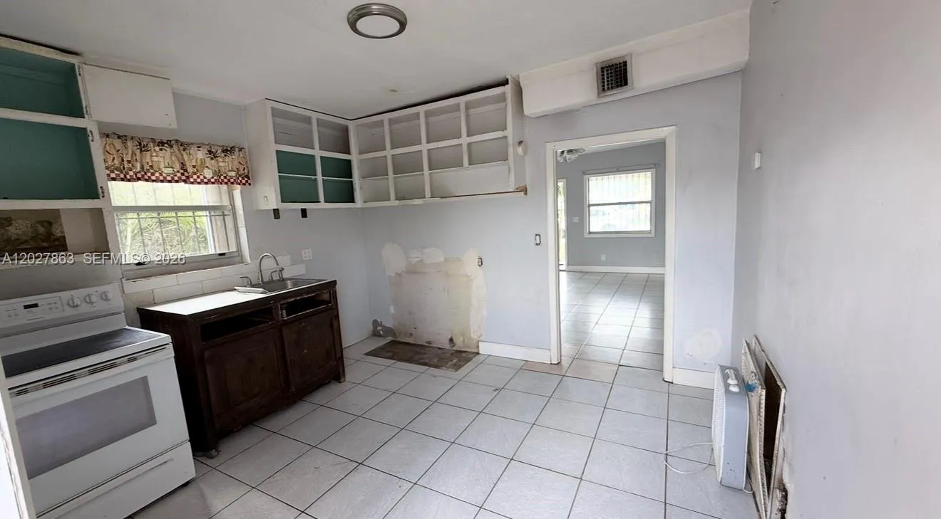 544 NW 10th St, Florida City FL 33034