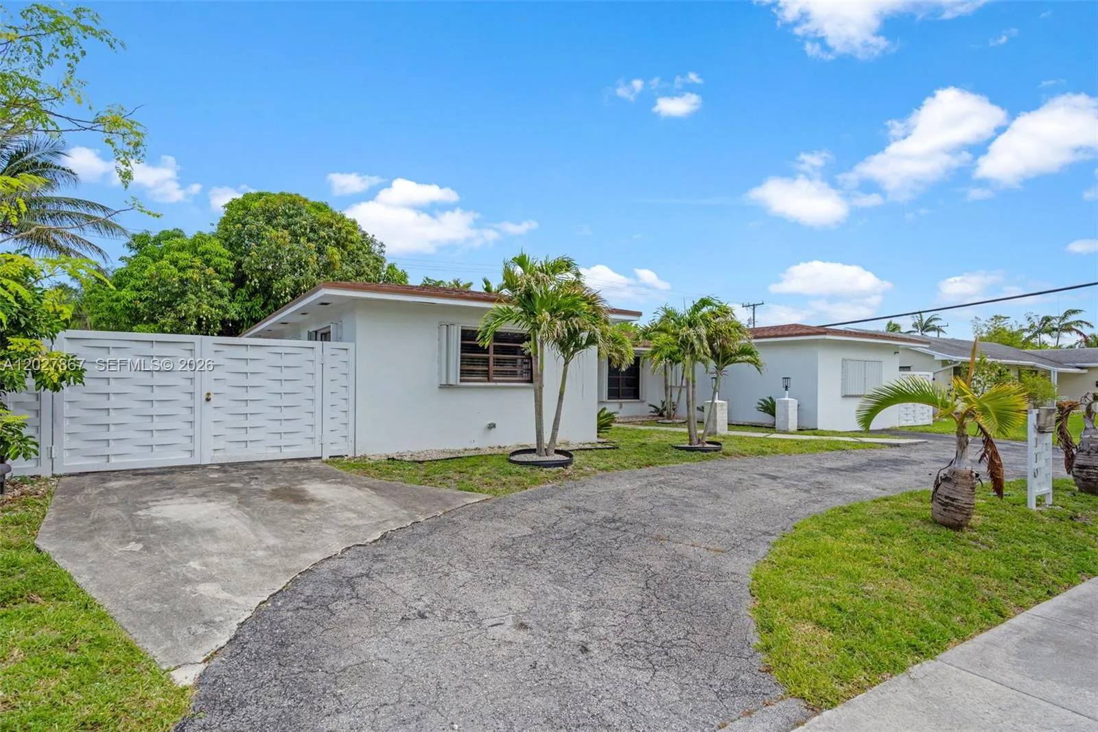 9110 Caribbean Blvd, Cutler Bay FL 33157