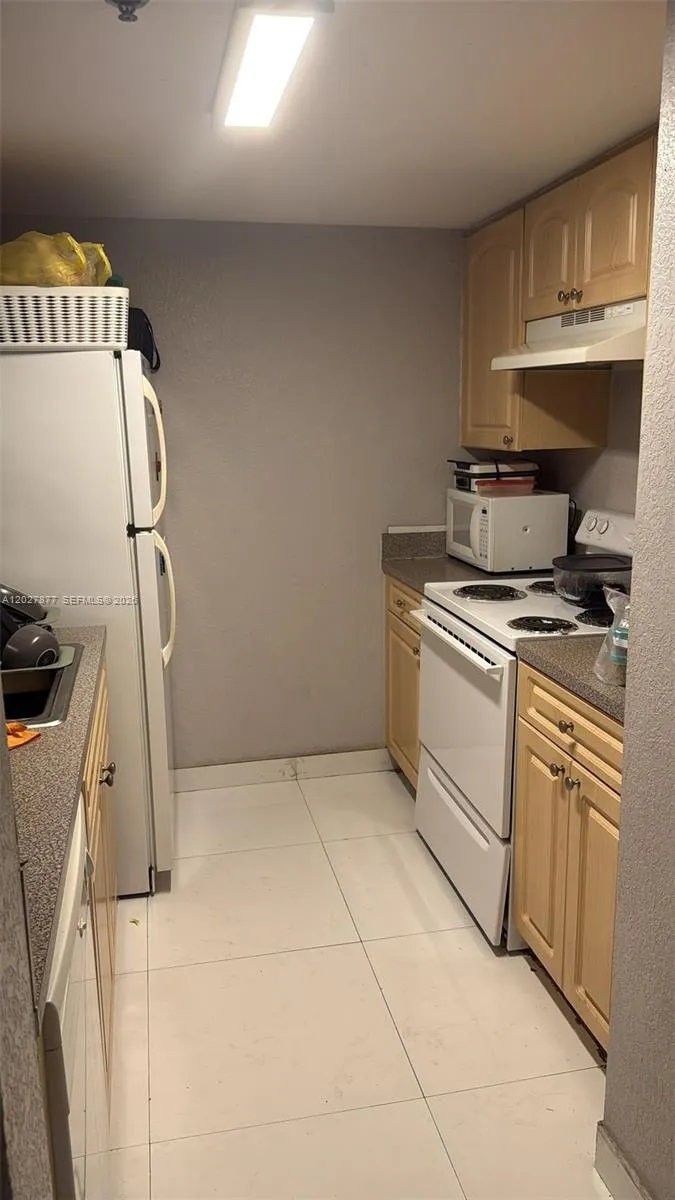 814 NW 36th Ave # 208, Miami FL 33125