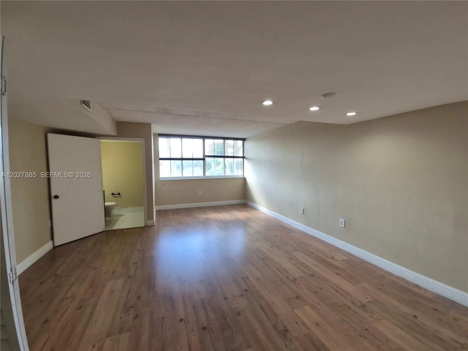 6045 NW 186th St # 308, Hialeah FL 33015