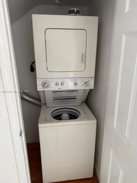 215 NW 84th St # 215, Miami FL 33150