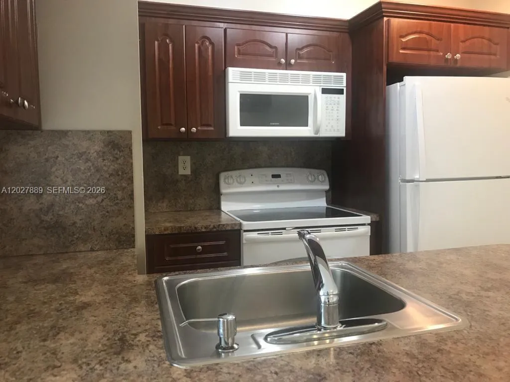 6740 NW 175th Ln # 20, Hialeah FL 33015