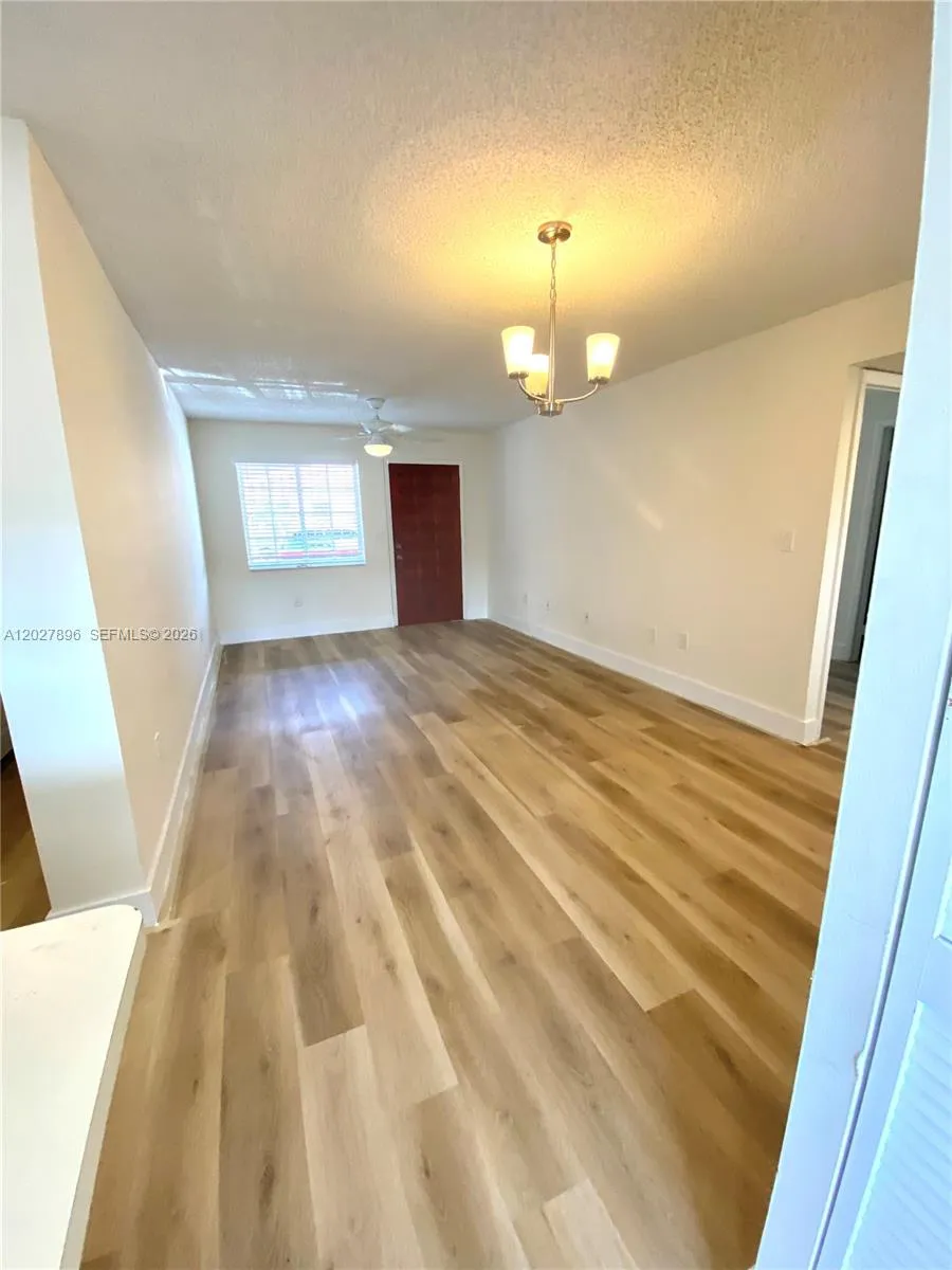 2212 W 74th St # 28, Hialeah FL 33016