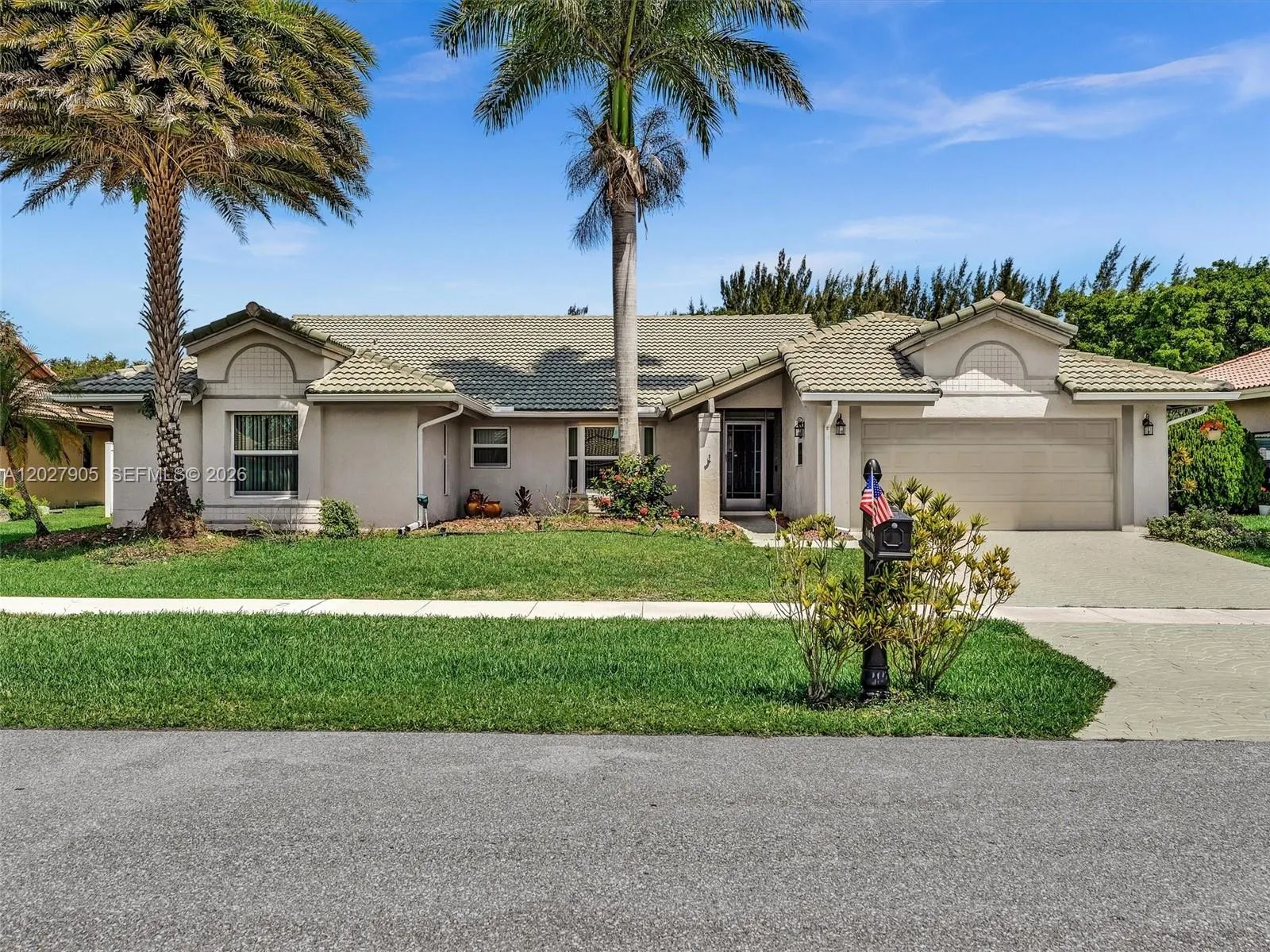 11690 Island Lakes Ln, Boca Raton FL 33498