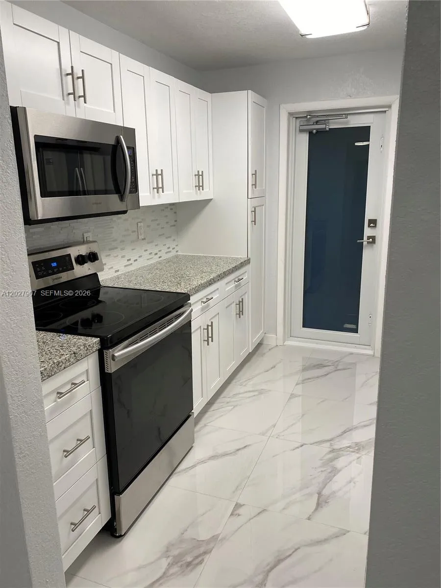 1030 9th St # 204, Miami Beach FL 33139