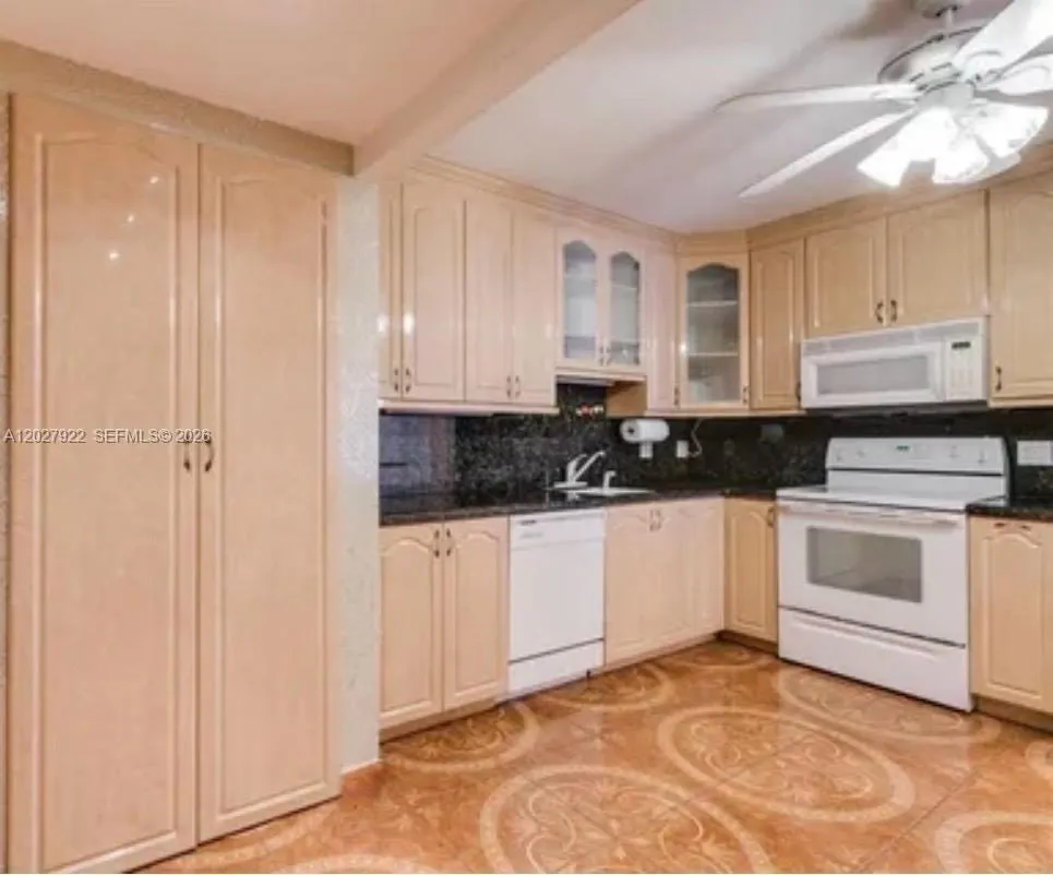 2500 Parkview Dr # 1712, Hallandale Beach FL 33009