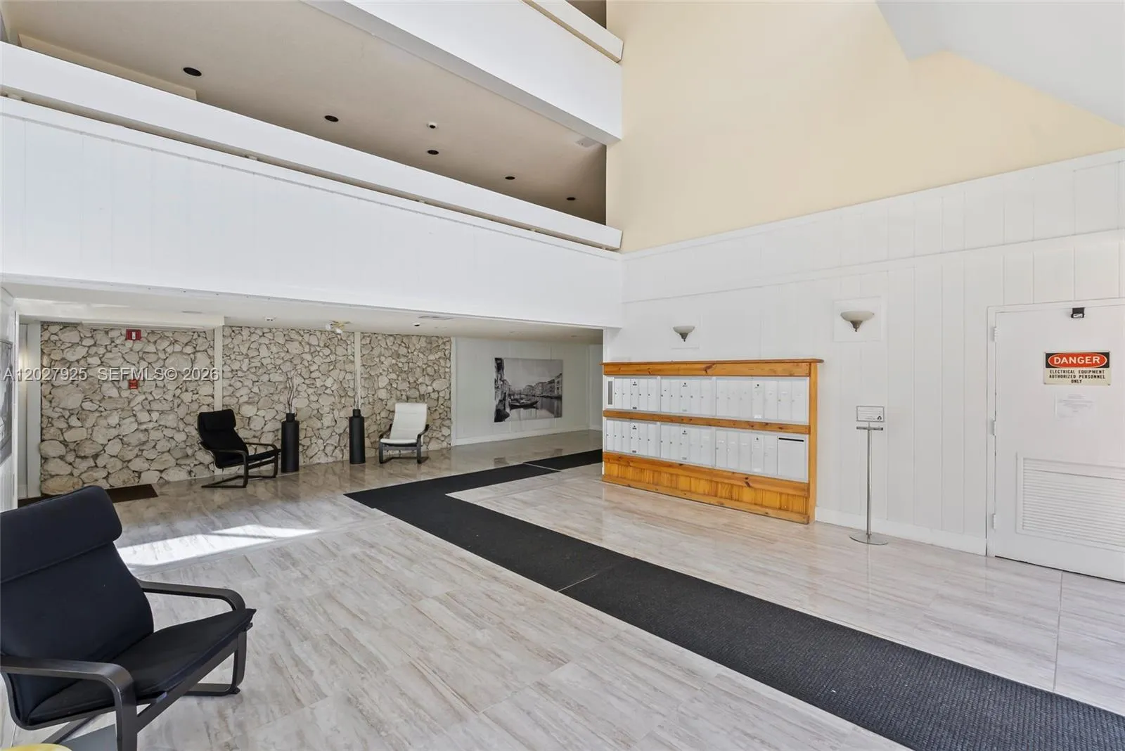 301 Racquet Club Rd # 103, Weston FL 33326