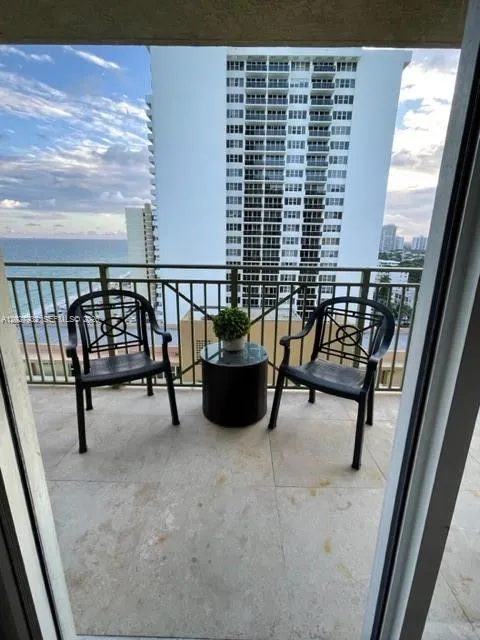 2080 S Ocean Dr # 1207, Hallandale Beach FL 33009