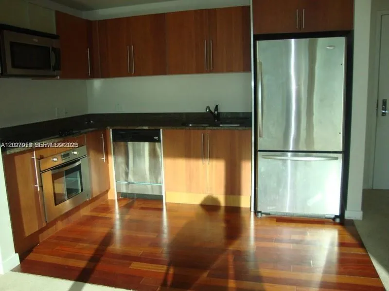 300 S Biscayne Blvd # 2909, Miami FL 33131
