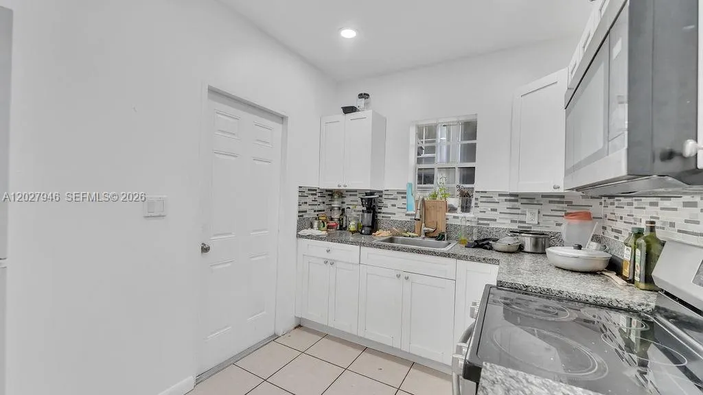 242 SW 15th Ave, Miami FL 33135