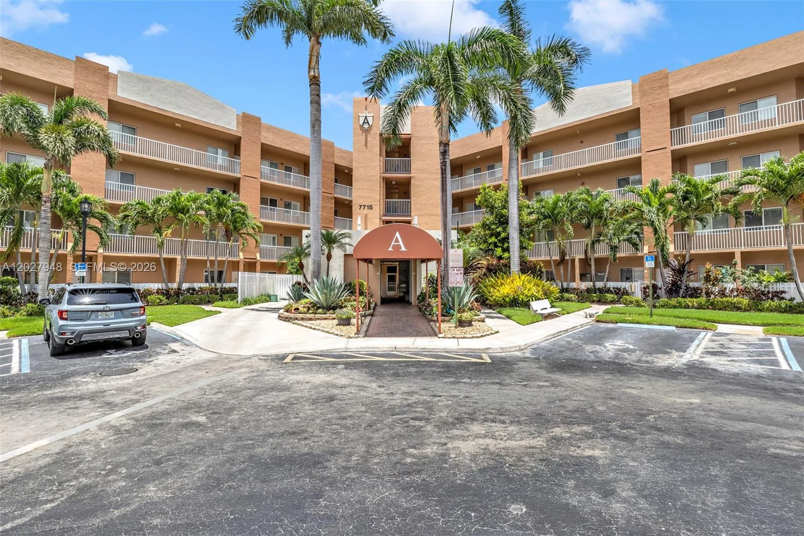 7715 Yardley Dr # 106, Tamarac FL 33321