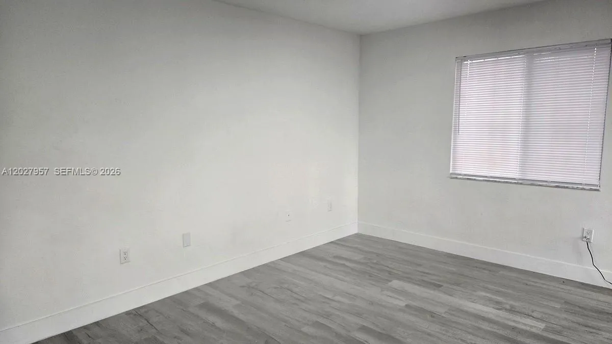 4952 NW 21st Ave # 0, Miami FL 33142