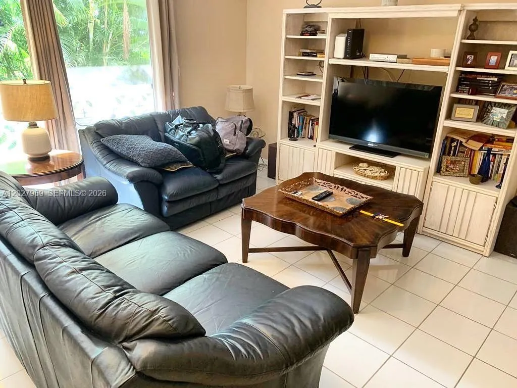 815 Middle River Dr # 203, Fort Lauderdale FL 33304