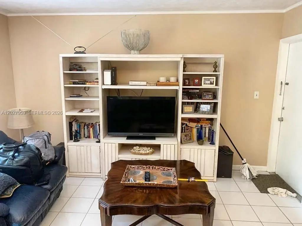 815 Middle River Dr # 203, Fort Lauderdale FL 33304