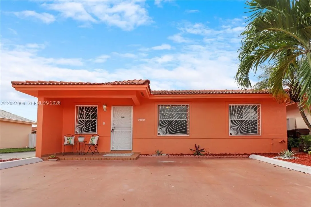 2250 W 74th Pl # 8C, Hialeah FL 33016