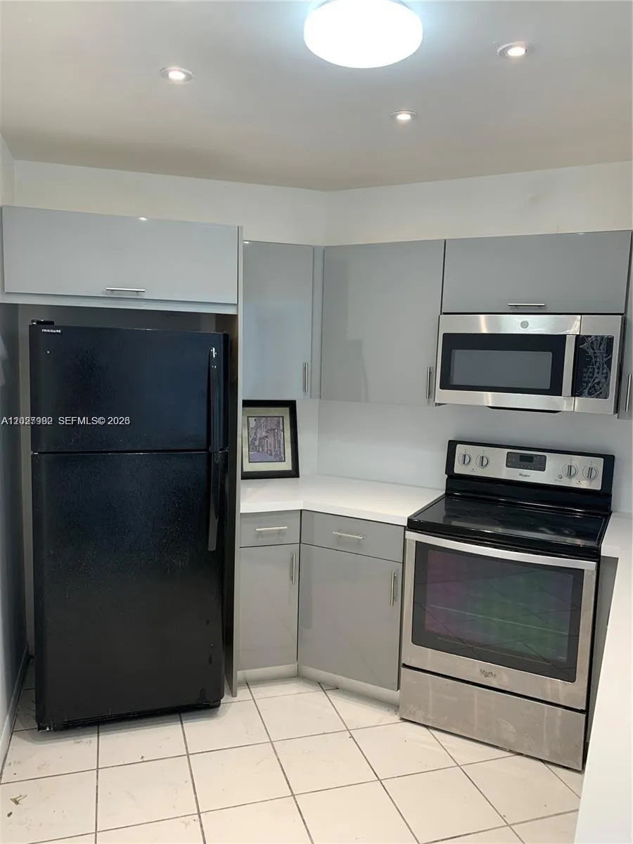 9445 Fontainebleau Blvd # 201, Miami FL 33172